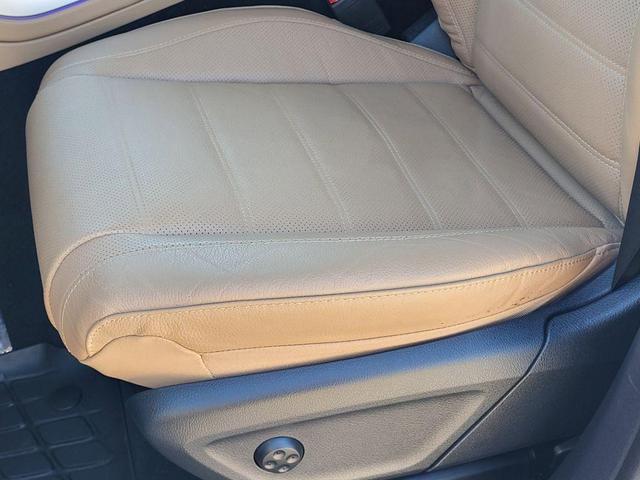 Photo of 2024 White Mercedes-Benz GLE 350