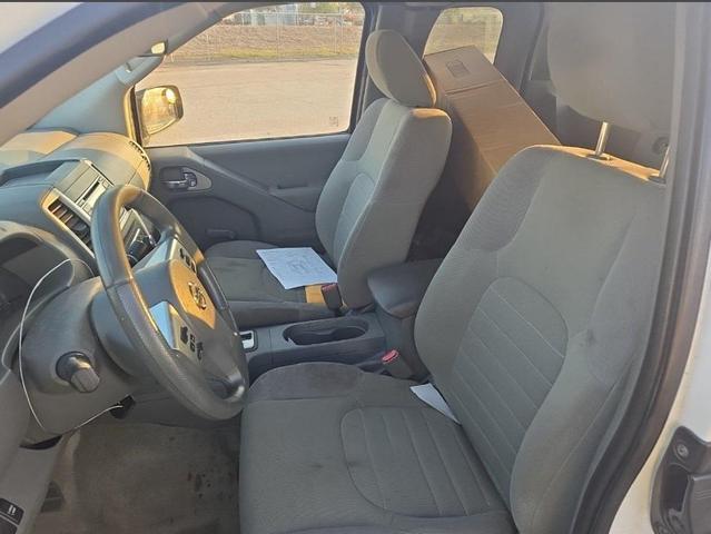 Photo of 2018 Glacier White Nissan Frontier