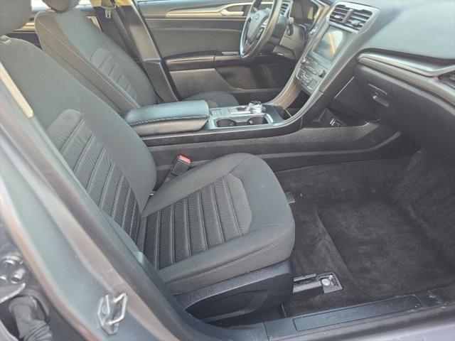 Photo of 2020 Iconic Silver Metallic Ford Fusion