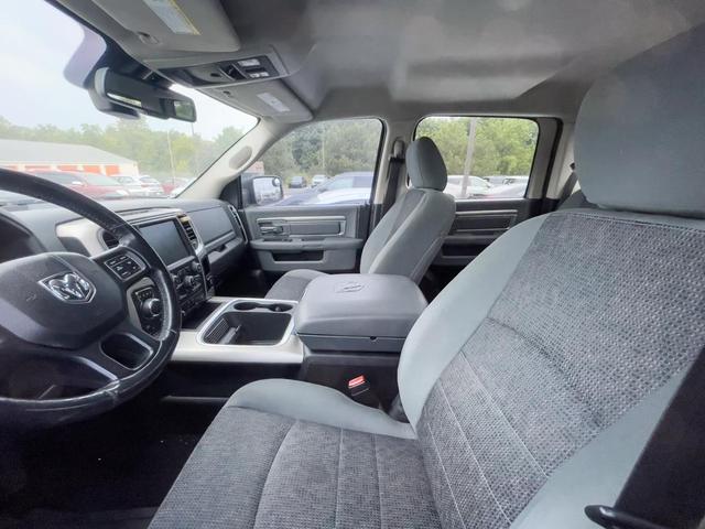 Photo of 2015 Brilliant Black Crystal Pearlcoat RAM 1500