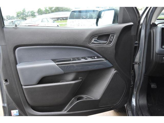 Photo of 2017 Black Chevrolet Colorado