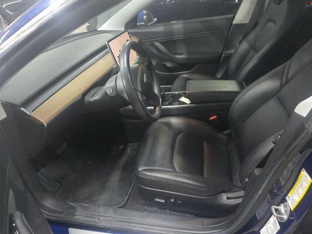 Photo of 2018 Deep Blue Metallic Tesla Model 3