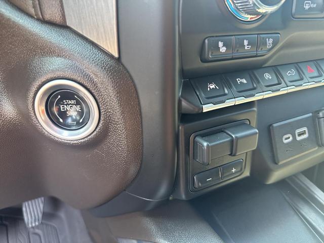 Photo of 2021 White Frost Tricoat GMC Sierra 1500