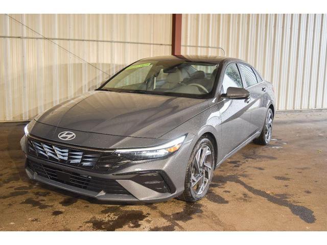 Photo of 2024 Gray Hyundai ELANTRA