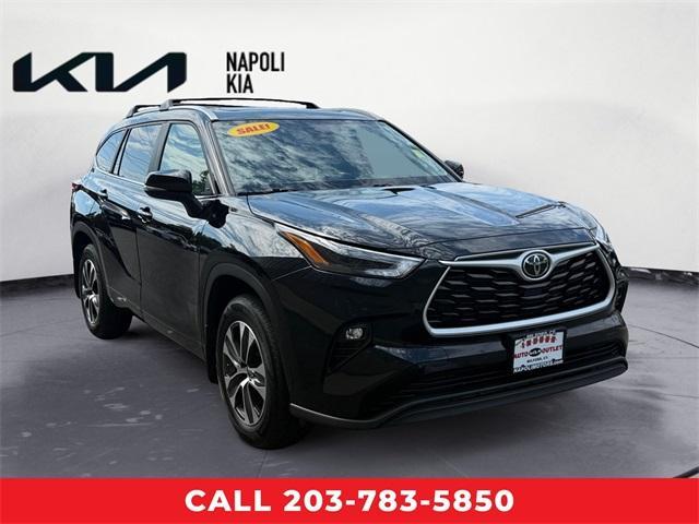 Photo of 2023 Black Toyota Highlander