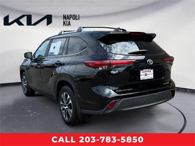 Photo of 2023 Black Toyota Highlander