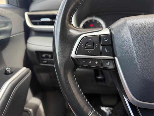Photo of 2023 Black Toyota Highlander