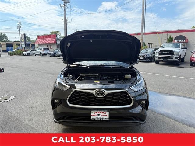 Photo of 2023 Black Toyota Highlander