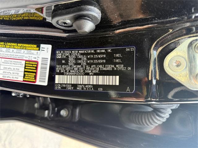 Photo of 2023 Black Toyota Highlander