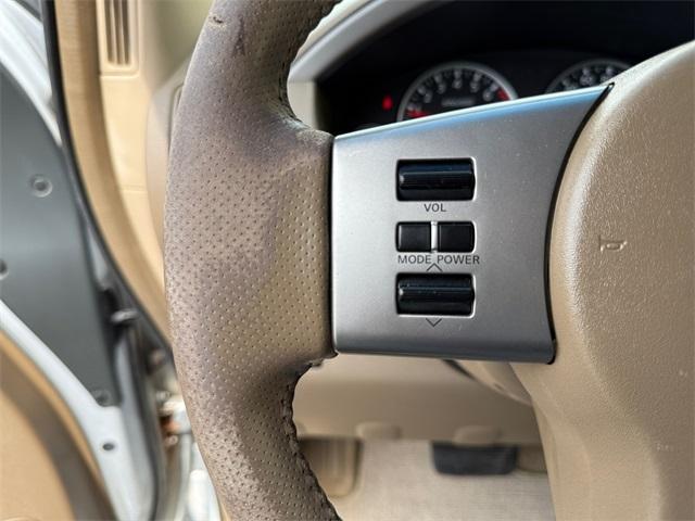 Photo of 2005 Silver Lightning Metallic Nissan Pathfinder