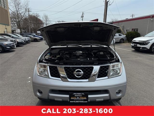 Photo of 2005 Silver Lightning Metallic Nissan Pathfinder