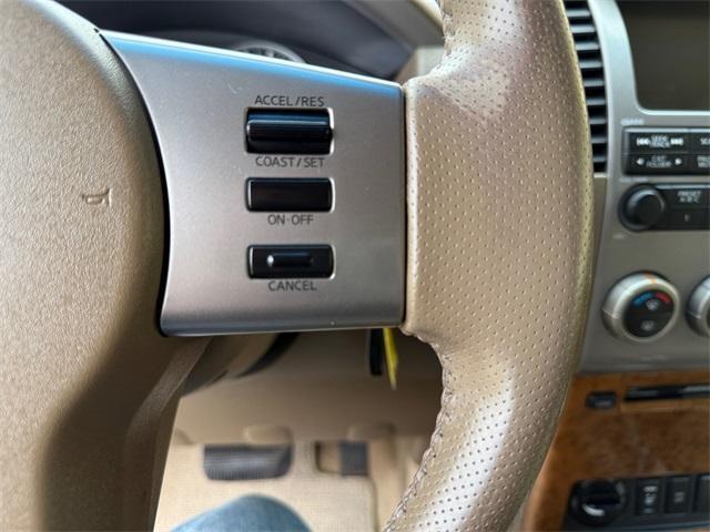 Photo of 2005 Silver Lightning Metallic Nissan Pathfinder
