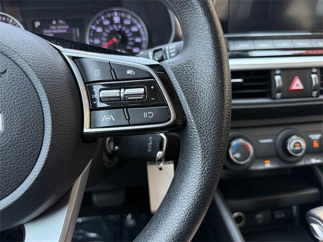 Photo of 2022 Snow White Pearl Kia Forte