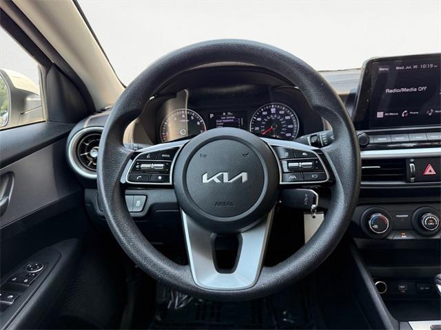 Photo of 2022 Snow White Pearl Kia Forte