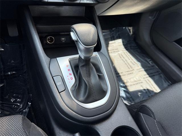 Photo of 2022 Snow White Pearl Kia Forte