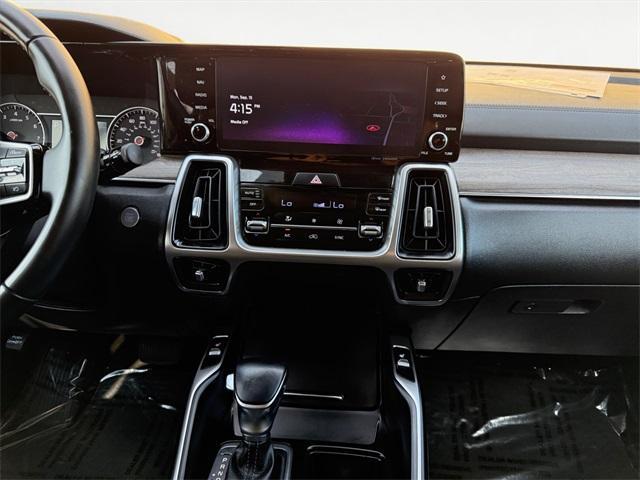 Photo of 2022 Wolf Gray Kia Sorento