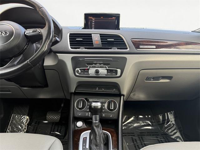 Photo of 2016 Utopia Blue Metallic Audi Q3