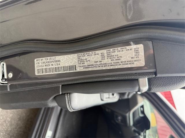 Photo of 2023 Metallic Jeep Grand Cherokee L