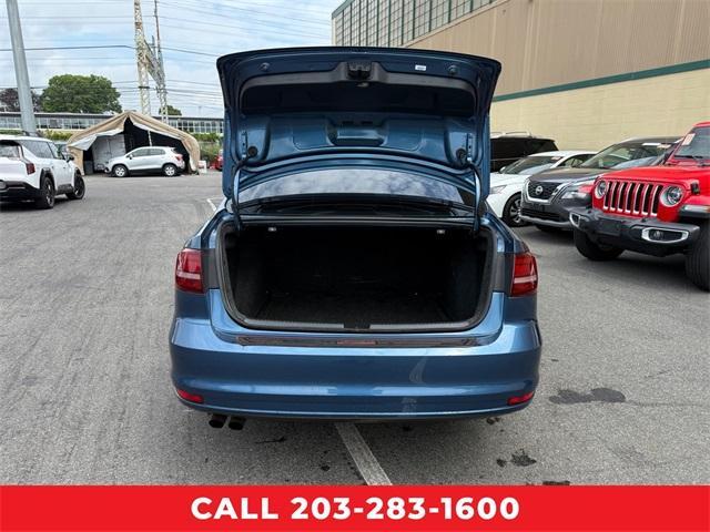 Photo of 2017 Silk Blue Metallic Volkswagen Jetta