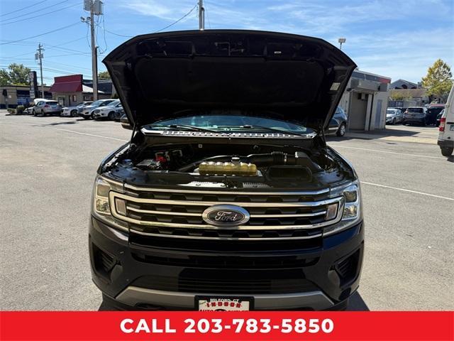 Photo of 2021 Blue Ford Expedition Max