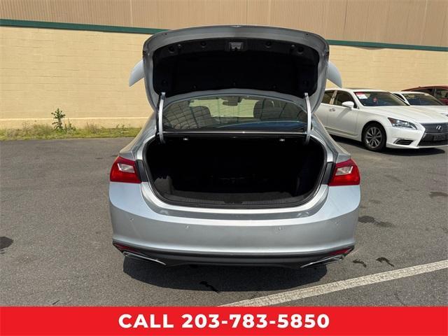 Photo of 2021 Silver Ice Metallic Chevrolet Malibu