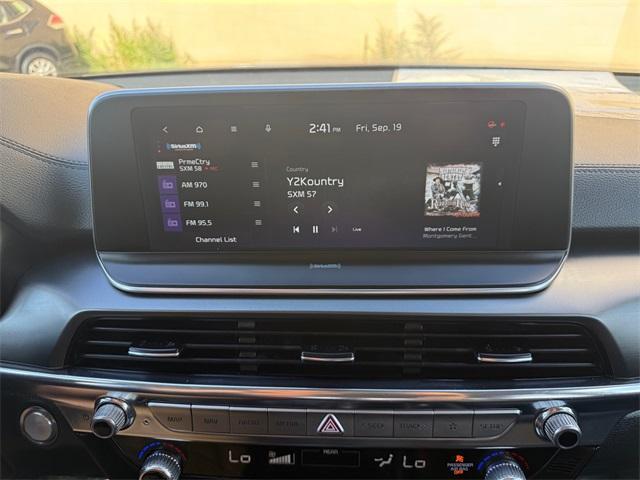 Photo of 2022 Everlasting Silver Kia Telluride