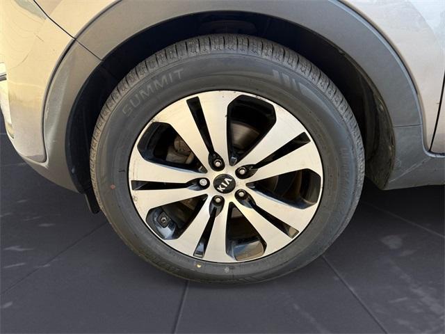Photo of 2011 Mineral Silver Kia Sportage