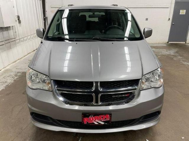 Photo of 2015 Silver Dodge Grand Caravan
