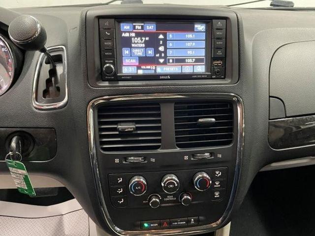 Photo of 2015 Silver Dodge Grand Caravan