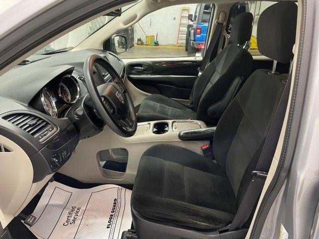 Photo of 2015 Silver Dodge Grand Caravan
