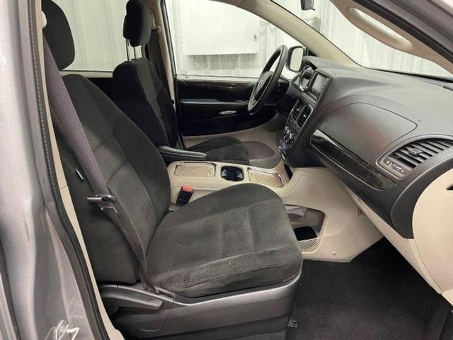Photo of 2015 Silver Dodge Grand Caravan