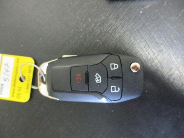 Photo of 2023 Oxford White Ford E-Transit
