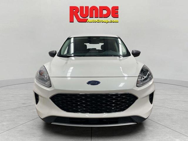 Photo of 2022 White Ford Escape