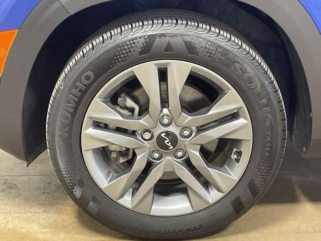 Photo of 2023 Blue Kia Seltos