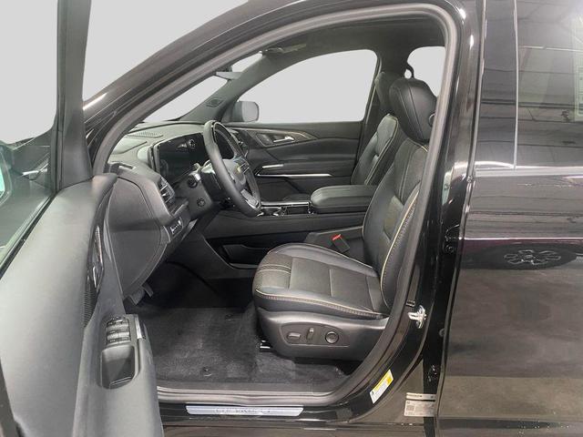Photo of 2026 Mosaic Black Metallic Chevrolet Traverse