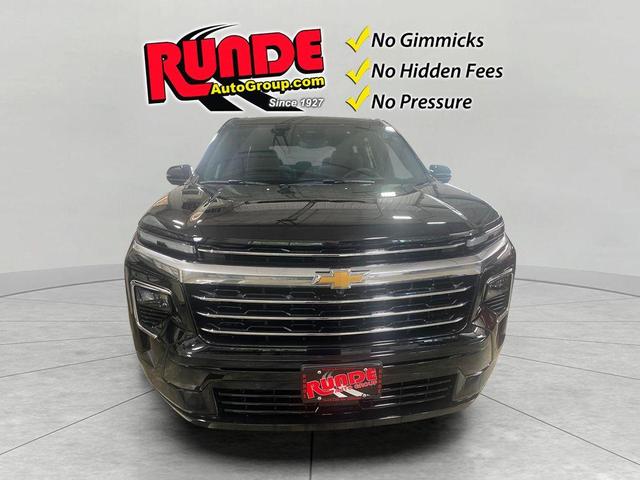 Photo of 2026 Mosaic Black Metallic Chevrolet Traverse