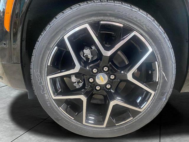 Photo of 2026 Mosaic Black Metallic Chevrolet Traverse