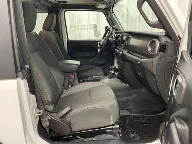 Photo of 2019 White Jeep Wrangler
