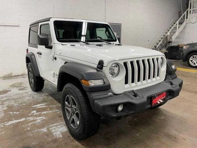 Photo of 2019 White Jeep Wrangler