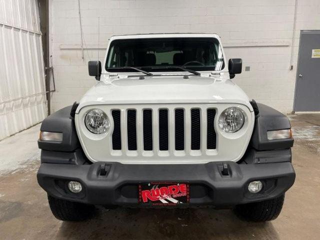 Photo of 2019 White Jeep Wrangler