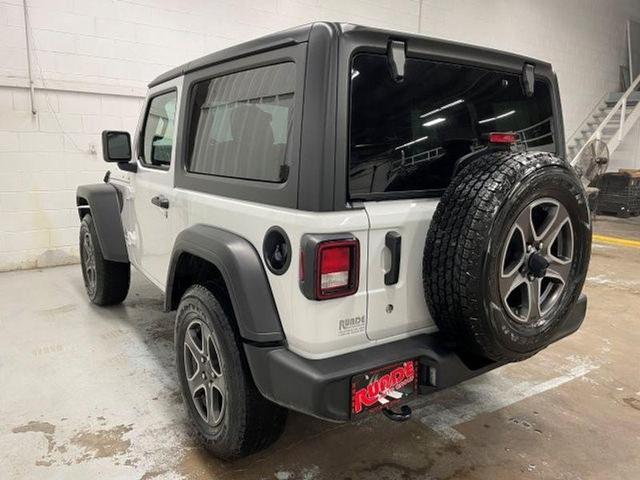 Photo of 2019 White Jeep Wrangler