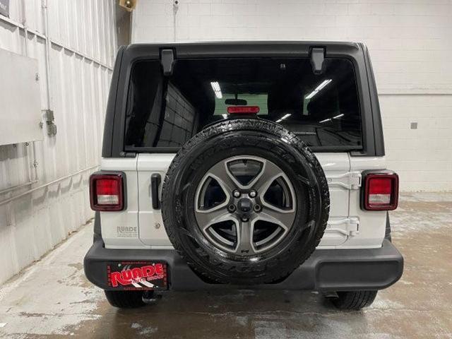 Photo of 2019 White Jeep Wrangler