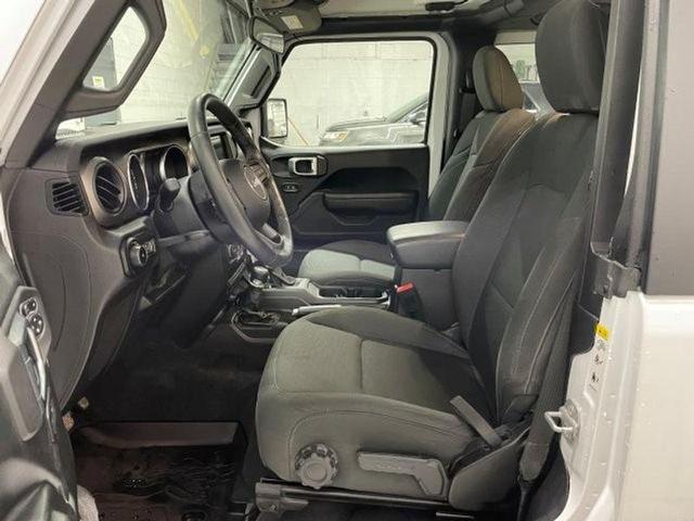 Photo of 2019 White Jeep Wrangler