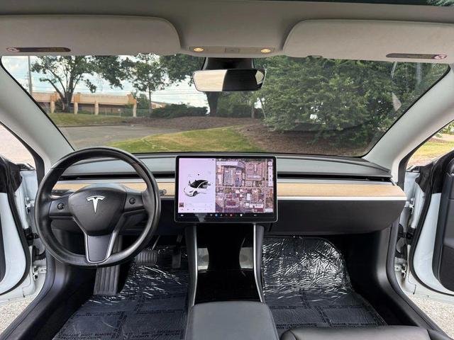 Photo of 2018 Pearl White Multi-Coat Tesla Model 3