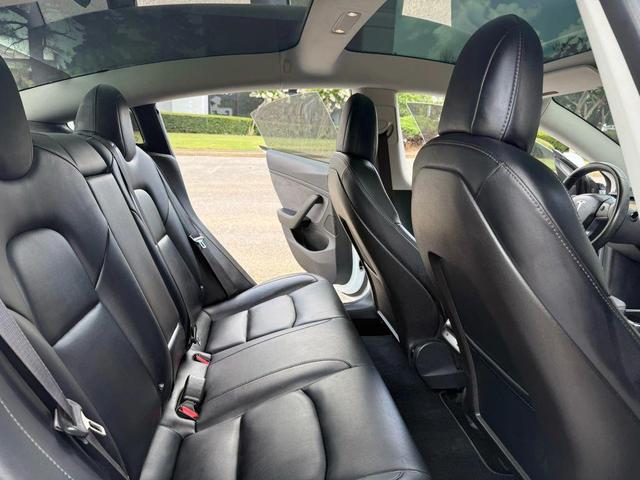 Photo of 2018 Pearl White Multi-Coat Tesla Model 3
