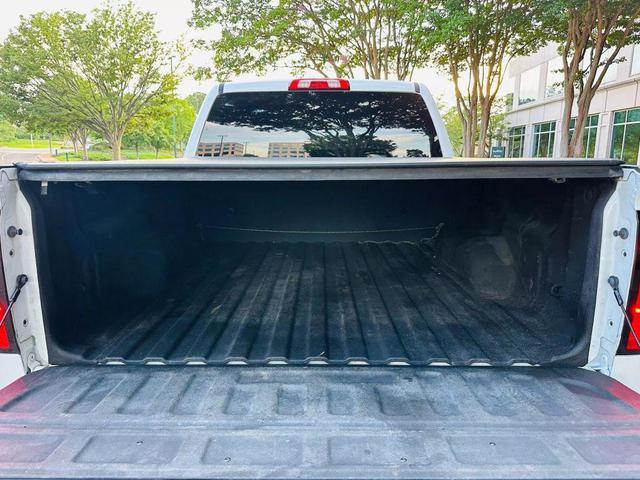 Photo of 2018 White Chevrolet Silverado 1500