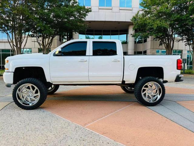 Photo of 2018 White Chevrolet Silverado 1500