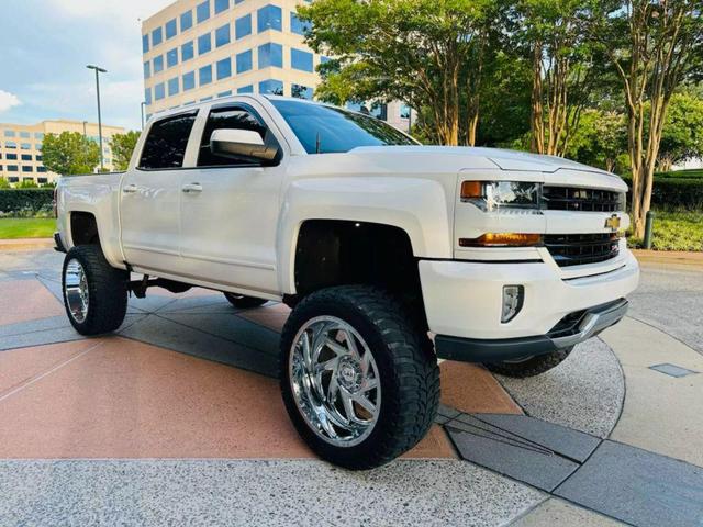 Photo of 2018 White Chevrolet Silverado 1500