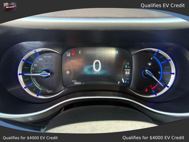 Photo of 2022 Silver Mist Clearcoat Chrysler Pacifica Hybrid