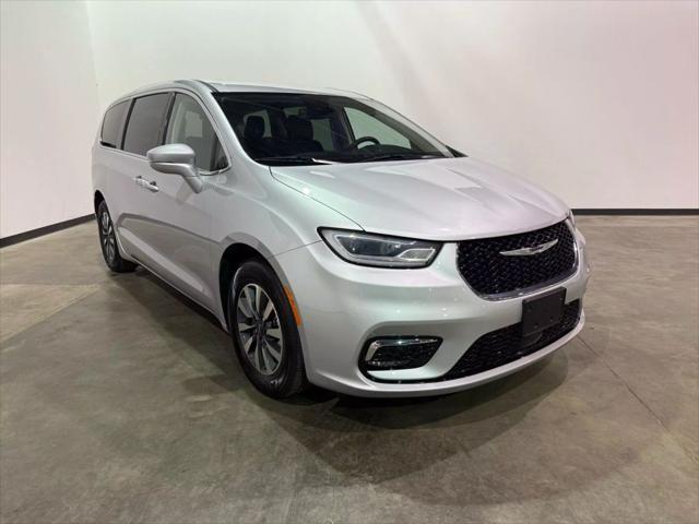 2022 Chrysler Pacifica Hybrid